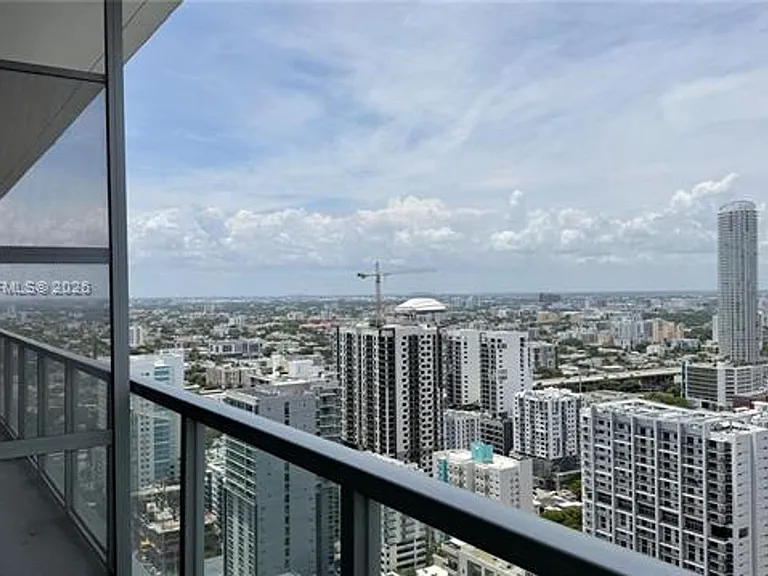 79 SW 12th St #4008S — Photo 15