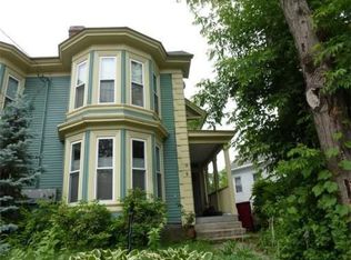 7 Nesmith St, Lowell, MA 01852