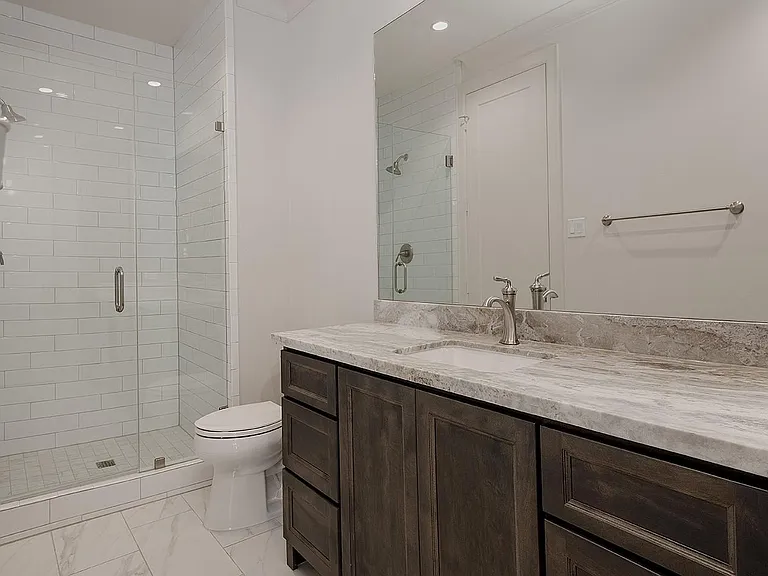 2503 Lake Front Cir — Photo 27