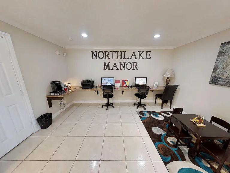 Northlake Manor Apartments — Photo 31