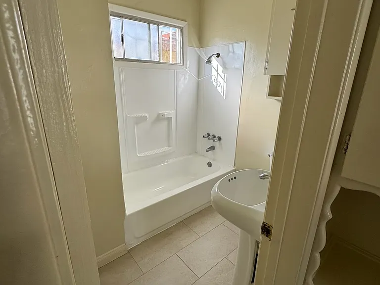 23 Lemon Ave — Photo 6