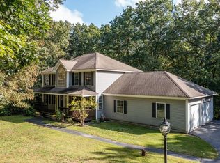 8 Fieldstone Dr, Hooksett, NH 03106