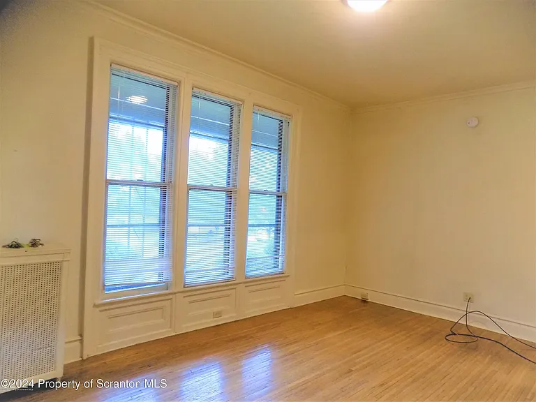 1543 Sanderson Ave #1B — Photo 8