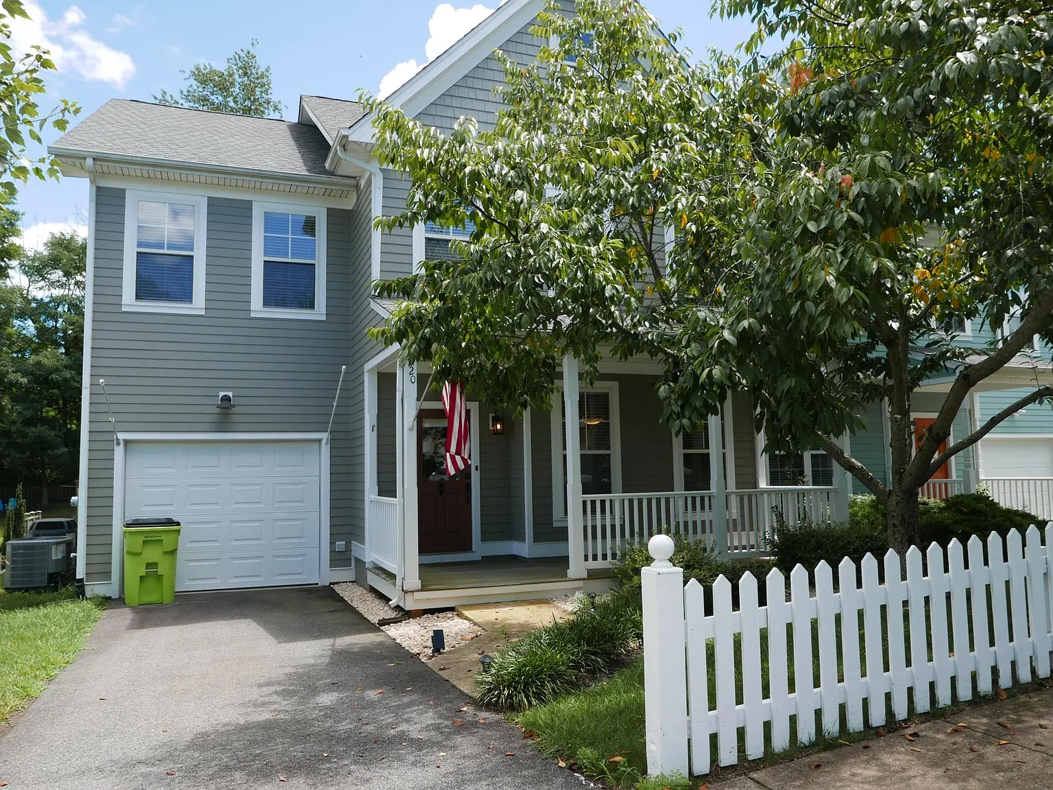4 bed, 2.5 bath, 2326 sqft, $2,900 — Photo 1