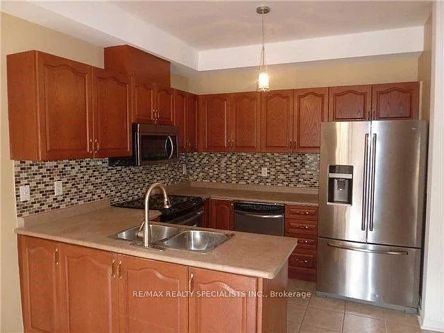 4 bed, $3,700 — Photo 2