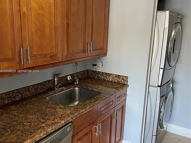 2415 NW 16th Street Rd #102 — Photo 12