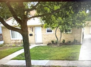 8315 Donna St, Westland, MI 48185