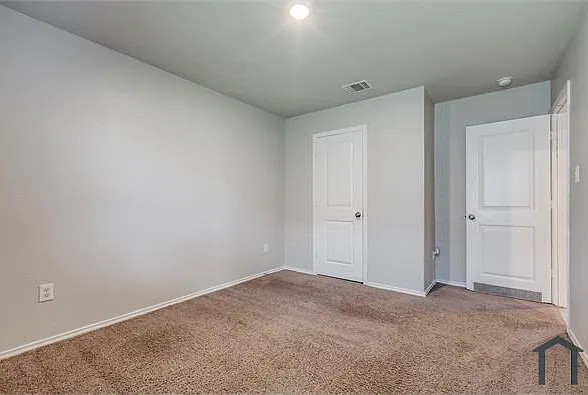 3 bed, 1450 sqft, $1,975 — Photo 1