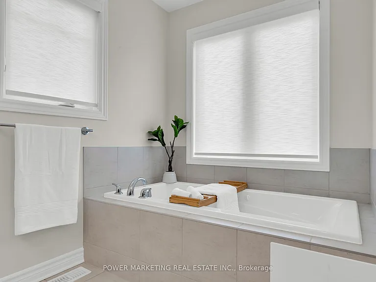 208 Alex Polowin Ave — Photo 29