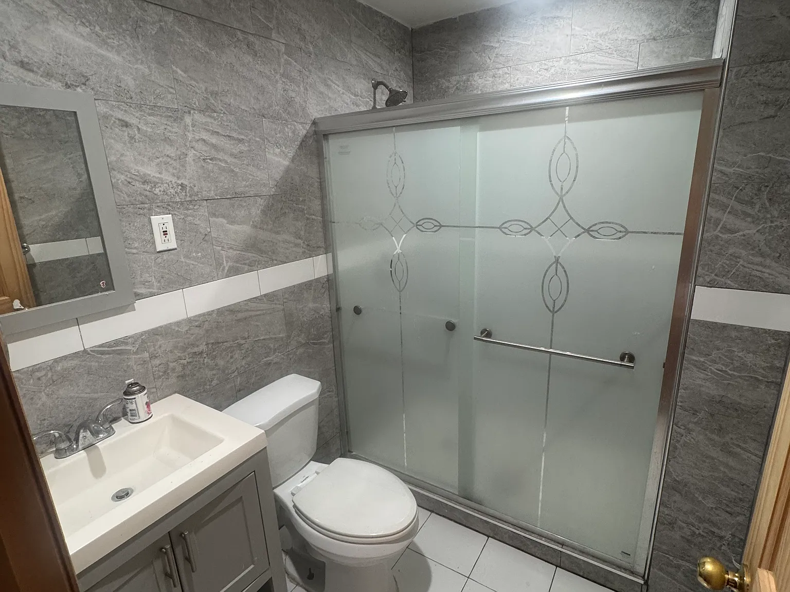 2 bed, 750 sqft, $2,600 — Photo 2
