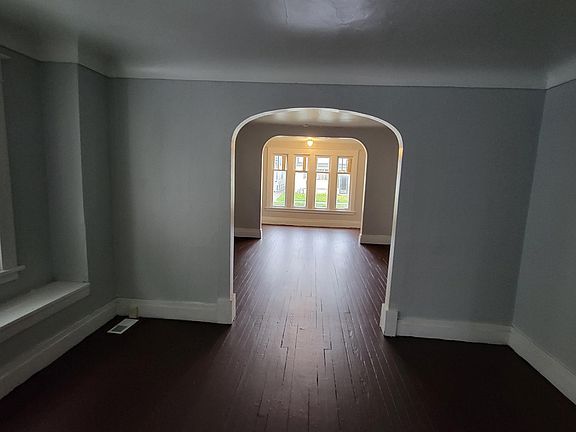 3rd image of 653 Minnesota Ave