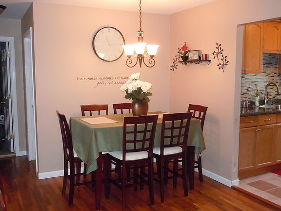 2nd image of 2453 Union Blvd APT 20A