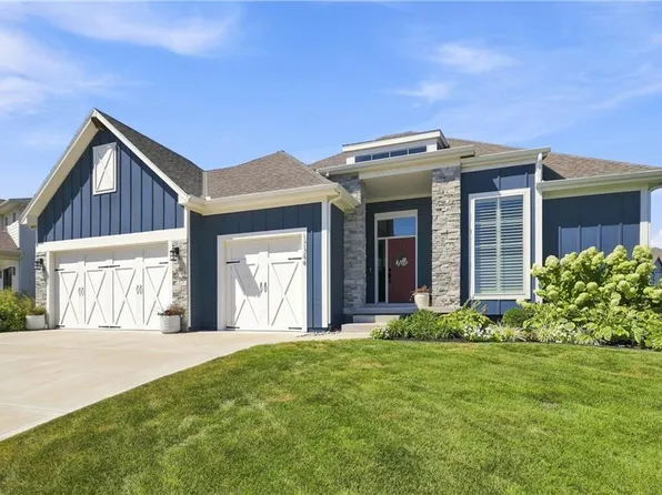 17344 Bradshaw St, Overland Park, KS 66221