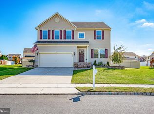 320 Carriage Dr, Mount Royal, NJ 08061