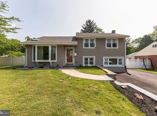 2897 Eastburn Ave, Broomall, PA 19008