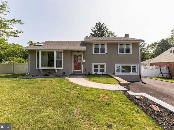 2897 Eastburn Ave, Broomall, PA 19008