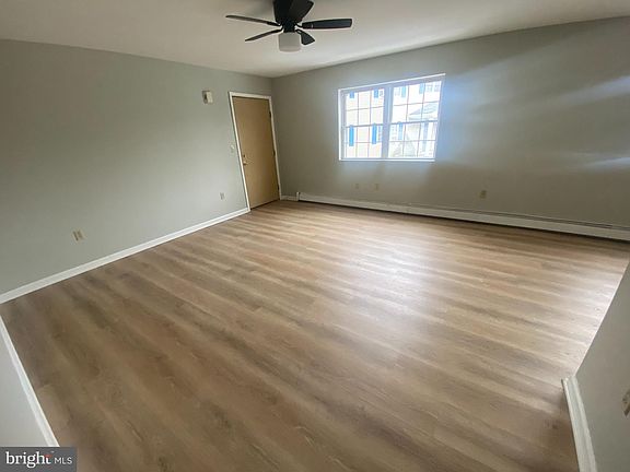 2nd image of 131 Smith St APT A3