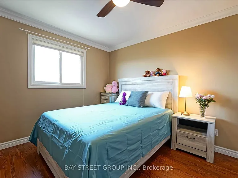 1480 Princeton Cres — Photo 21