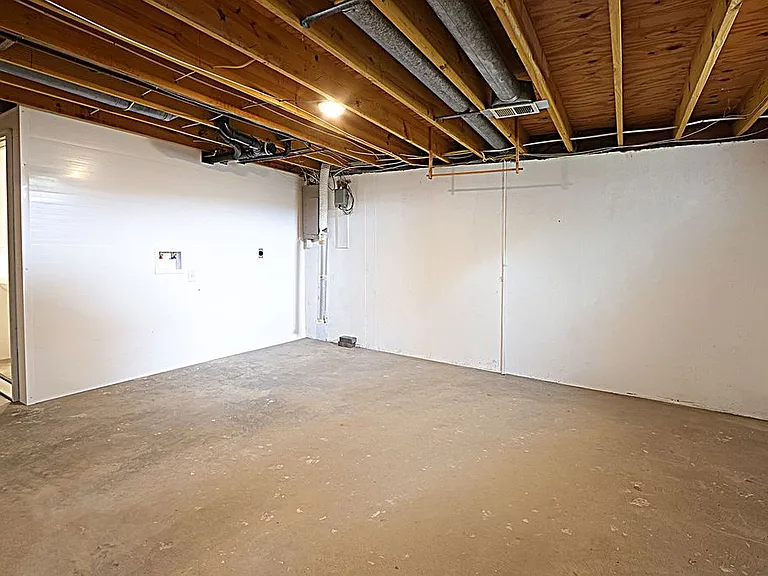 Parkview Dr — Photo 17