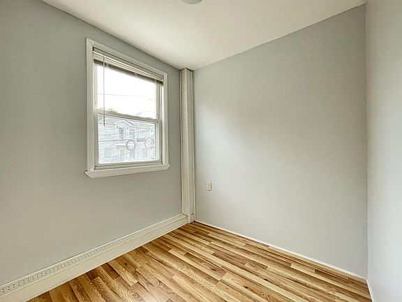 5th image of 22 Westervelt Pl