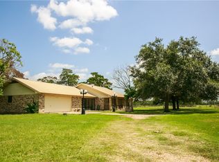 13150 Schoenemann Rd, Carmine, TX 78932