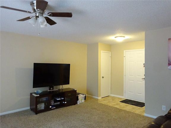 3rd image of 6729 Earlswood Dr