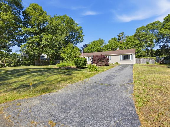 3rd image of 179 Sheaffer Rd