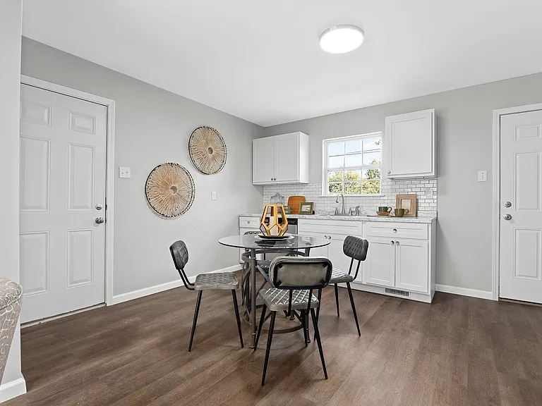 1024 Cypress Dr — Photo 8