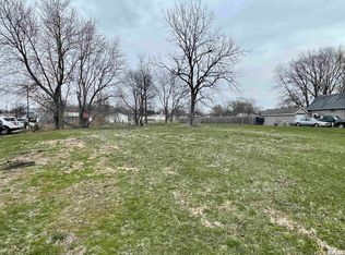 761 W 1st St, Galesburg, IL 61401