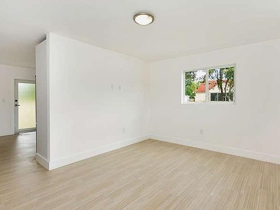 5th image of 4402 NW 1st Ave