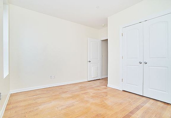 3rd image of 349 Saint Johns Pl APT 4A