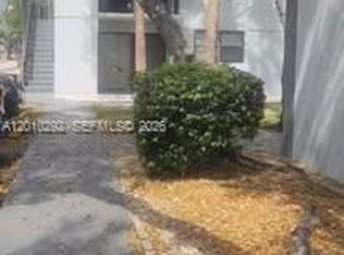 7220 NW 179th St APT 111, Hialeah, FL 33015