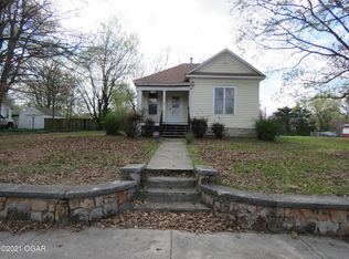 1703 S Maple St, Carthage, MO 64836
