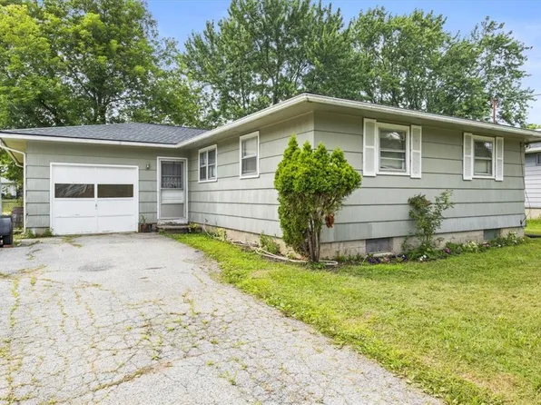 23 Notre Dame Dr, Rochester, NY 14623