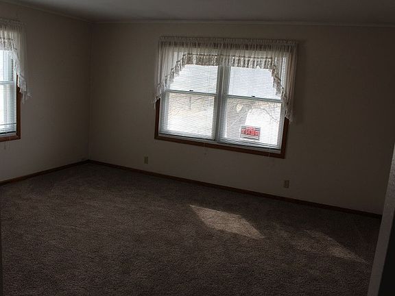 2nd image of 801 E Franklin St #4