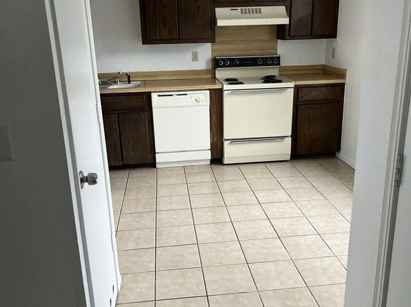 906 N Fretz Ave APT 303, Edmond, OK 73003