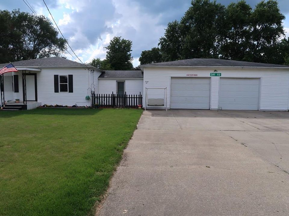 1st image of 57107 Greenlawn Ave