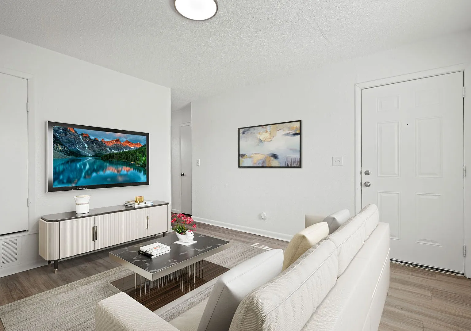 Midpoint on Wilshire - $599 Total Move In Costs! — Photo 4