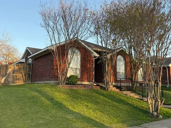 4501 Crystal Ln, Garland, TX 75043