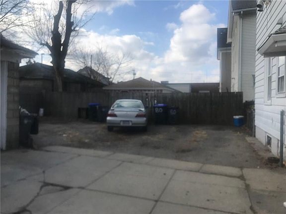 4th image of 80 Dorchester Ave
