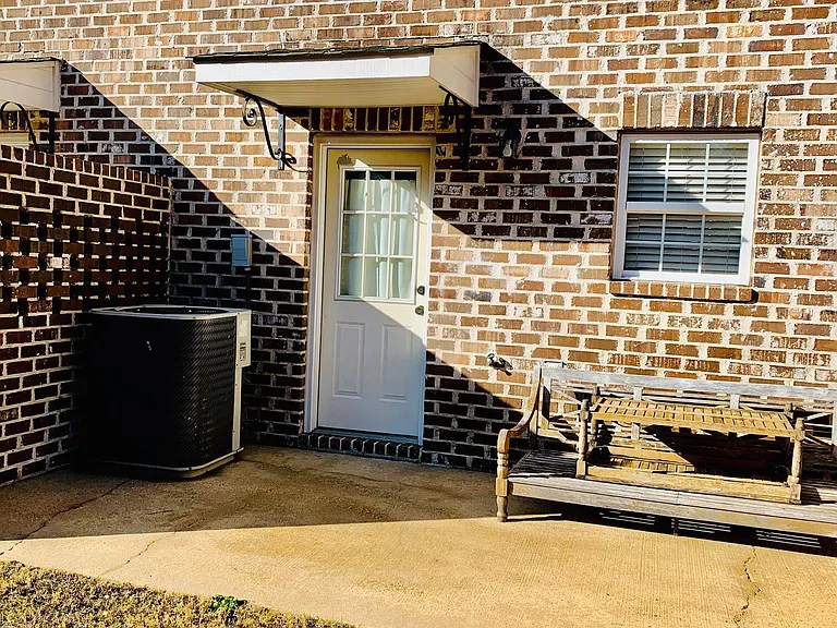 2206 Anderson Rd #1802-1 — Photo 2