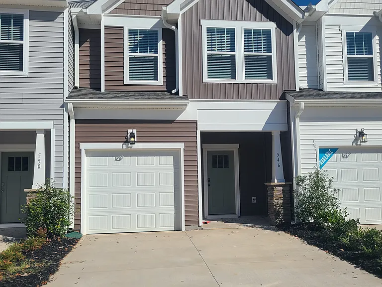 546 W Norvell Ct — Photo 1