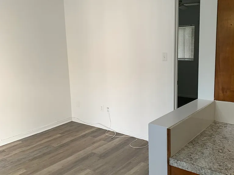 391 Garrett Ave — Photo 5