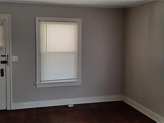 2nd image of 2517 Essex Ave