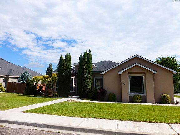 2nd image of 3604 Nottingham Dr