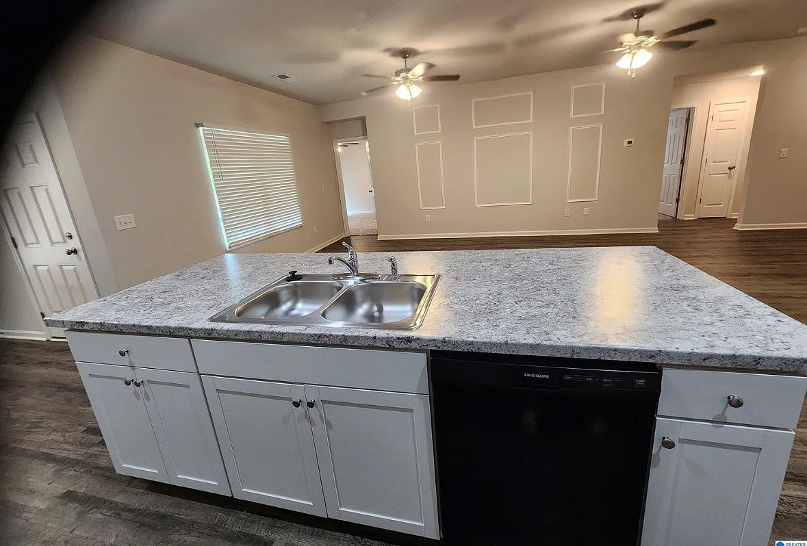 3 bed, 1457 sqft, $1,500 — Photo 3