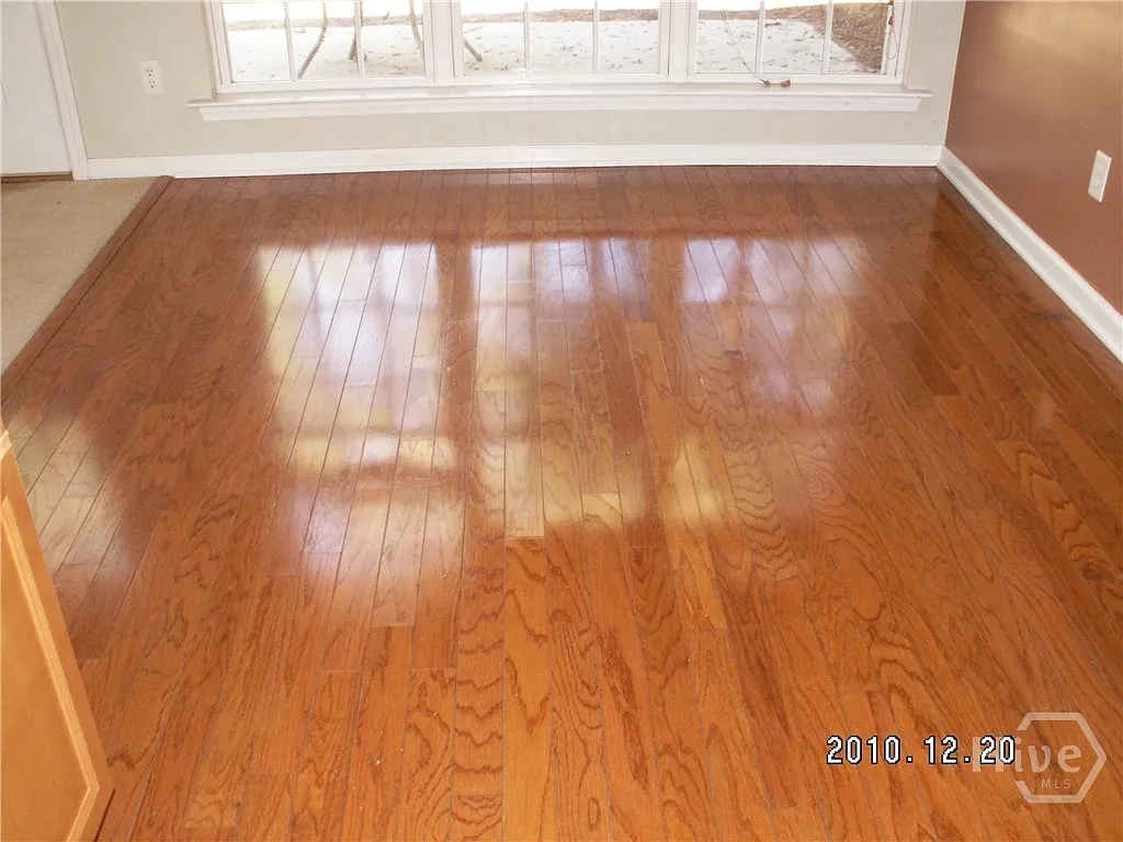 3 bed, 2.0 bath, 1678 sqft, $2,300 — Photo 4