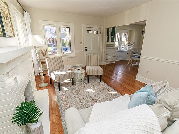 5th image of 2561 Berk St