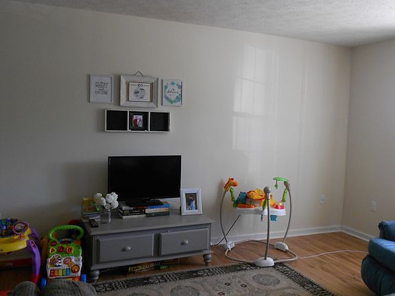 4th image of 57 Eden Dr