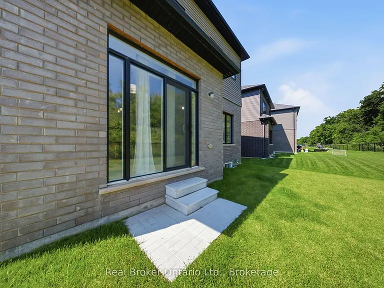 67 Macklin St — Photo 46